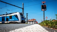 Zdvoukolejnění mezi Opatovicemi nad Labem a Stéblovou bylo dokončeno v roce... Zdvoukolejnění mezi Opatovicemi nad Labem a Stéblovou bylo dokončeno v roce...