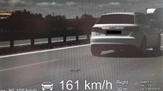Fotografie z policejního radaru. Řidič bílého audi se řítil omezením na D1... Fotografie z policejního radaru. Řidič bílého audi se řítil omezením na D1...