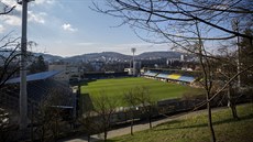 Severní svah je oblíbeným místem, odkud lidé sledují zápasy na Letné. V sobotu... Severní svah je oblíbeným místem, odkud lidé sledují zápasy na Letné. V sobotu...