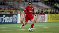 Vladimír micer z Liverpoolu u míe ve finále Ligy mistr v roce 2005.