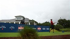 Tiger Woods na charitativní golfové exhibici Tiger Woods na charitativní golfové exhibici
