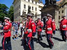 Pražský hrad dnes zpřístupnil návštěvníkům většinu svých objektů zdarma. Slunečné počasí přilákalo mnoho zájemců, viděli jsme velké polední střídání hradní stráže (s rouškami), katedrálu i sály pražského hradu a výstavy v Rožumberském a Lobkowiczově palác Pražský hrad dnes zpřístupnil návštěvníkům většinu svých objektů zdarma. Slunečné počasí přilákalo mnoho zájemců, viděli jsme velké polední střídání hradní stráže (s rouškami), katedrálu i sály pražského hradu a výstavy v Rožumberském a Lobkowiczově palác