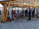 Pražský hrad dnes zpřístupnil návštěvníkům většinu svých objektů zdarma. Slunečné počasí přilákalo mnoho zájemců, viděli jsme velké polední střídání hradní stráže (s rouškami), katedrálu i sály pražského hradu a výstavy v Rožumberském a Lobkowiczově palác Pražský hrad dnes zpřístupnil návštěvníkům většinu svých objektů zdarma. Slunečné počasí přilákalo mnoho zájemců, viděli jsme velké polední střídání hradní stráže (s rouškami), katedrálu i sály pražského hradu a výstavy v Rožumberském a Lobkowiczově palác