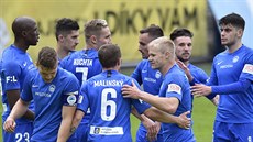 Fotbalisté Liberce se radují z gólu do sítě Slovácka. Fotbalisté Liberce se radují z gólu do sítě Slovácka.