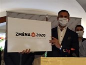 Jiří Zimola s dalšími kolegy představil hnutí Změna 2020 na pondělní tiskové... Jiří Zimola s dalšími kolegy představil hnutí Změna 2020 na pondělní tiskové...
