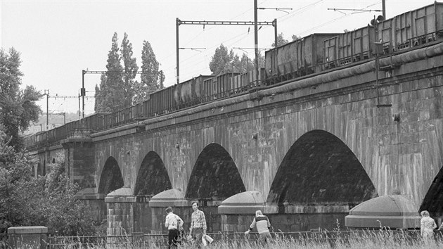 Negrelliho viadukt na snmcch z let 1983 a 2020