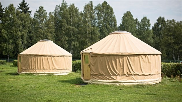 V Camping Lipno Modn je mon si rezervovat pobyt v jurt. Pespat v takovm neobvyklm obydl je zitek pro celou rodinu.