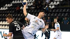 Kristián Halla (vlevo) je novo posilou Nového Veselí. Na snímku bojuje ještě v... Kristián Halla (vlevo) je novo posilou Nového Veselí. Na snímku bojuje ještě v...