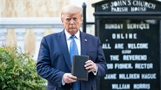 Americký prezident Donald Trump prošel z Bílého domu k episkopálnímu kostelu... Americký prezident Donald Trump prošel z Bílého domu k episkopálnímu kostelu...