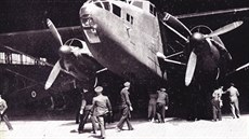 SNCAC (Farman) NC.223.4 pojmenovaný Jules Verne provedl v noci ze 7. na 8.... SNCAC (Farman) NC.223.4 pojmenovaný Jules Verne provedl v noci ze 7. na 8....
