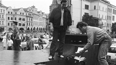Na Staroměstském náměstí v Praze vybuchla 2. června 1990 bomba. Pachatel ji... Na Staroměstském náměstí v Praze vybuchla 2. června 1990 bomba. Pachatel ji...