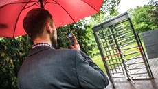 Pro průchod stačí vstupenka do zahrady vily Tugendhat. Druhá zahrada je volně... Pro průchod stačí vstupenka do zahrady vily Tugendhat. Druhá zahrada je volně...