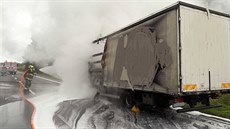 Předběžnou příčinou požáru je technická závada na motoru. Předběžnou příčinou požáru je technická závada na motoru.