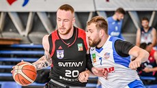 Šimon Puršl (vlevo) ze Svitav útočí v turnaji jeden na jednoho přes Filipa... Šimon Puršl (vlevo) ze Svitav útočí v turnaji jeden na jednoho přes Filipa...