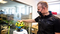 Kvůli hygienickým opatřením dezinfikují v Janských Lázních kola, koloběžky i... Kvůli hygienickým opatřením dezinfikují v Janských Lázních kola, koloběžky i...