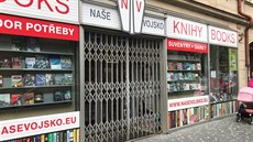 Policie zasahuje v pražském obchodě Naše vojsko (9. 6. 2020) Policie zasahuje v pražském obchodě Naše vojsko (9. 6. 2020)