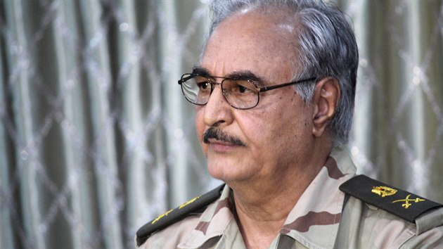 Vdce Libyjsk nrodn armdy Chalfa Belqasim Haftar