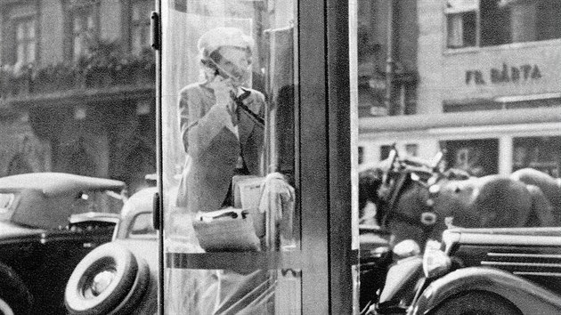 Telefonn budka v roce 1938