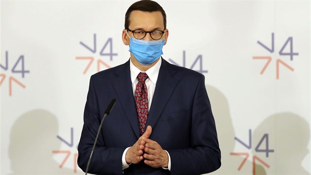 Polsk premir Mateusz Morawiecki vystoupil v Lednici na Beclavsku na tiskov konferenci po setkn pedsed vld visegrdsk skupiny. (11. ervna 2020)