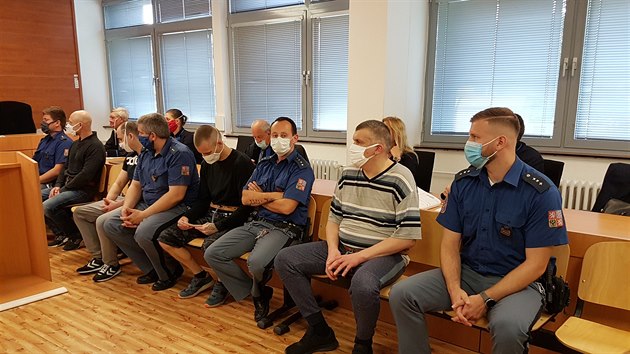 Litevci obžalovaní za loupež v teplickém klenotnictví před ústeckým krajským soudem (18. června 2020).