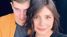 Marina Balmaševová se svým o patnáct let mladším partnerem, kterého vychovávala... Marina Balmaševová se svým o patnáct let mladším partnerem, kterého vychovávala...