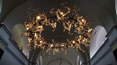 Obří křišťálový lustr věnoval Jiří Pačinek kostelu Povýšení svatého Kříže v... Obří křišťálový lustr věnoval Jiří Pačinek kostelu Povýšení svatého Kříže v...