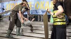 Demonstrace členů hnutí Extinction Rebellion v budově Ministerstva zemědělství.... Demonstrace členů hnutí Extinction Rebellion v budově Ministerstva zemědělství....