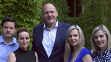 Pětičlenný Výkonný výbor PR Klubu tvoří šéf sdružení Pavel Vlček,... Pětičlenný Výkonný výbor PR Klubu tvoří šéf sdružení Pavel Vlček,...