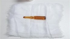 Ampule s jedovatou látkou, kterou zajistili kriminalisté v případu plánované... Ampule s jedovatou látkou, kterou zajistili kriminalisté v případu plánované...