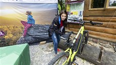 V Jeseníkách je nadšencům k dispozici síť už více než čtyřiceti nabíjecích... V Jeseníkách je nadšencům k dispozici síť už více než čtyřiceti nabíjecích...