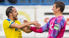 Jakub Mareš (vlevo) a brankář Tomáš Grigar se radují z teplické výhry. Jakub Mareš (vlevo) a brankář Tomáš Grigar se radují z teplické výhry.