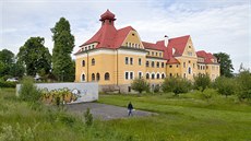 Nevyužívaný internát v Zeyerově ulici chce Liberecký kraj přestavět na školu... Nevyužívaný internát v Zeyerově ulici chce Liberecký kraj přestavět na školu...