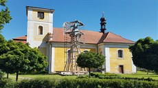 Nová základní konstrukce budoucí báně kostela sv. Petra a Pavla v Dolní... Nová základní konstrukce budoucí báně kostela sv. Petra a Pavla v Dolní...