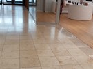 Centrum Arkády Pankrác je opět v plném provozu. Na místě je dezinfekce a lidé jsou stále nabádáni k dodržování hygienických pravidel. Navíc na zákazníky čeká zbrusu nový jídelní koutek. Centrum Arkády Pankrác je opět v plném provozu. Na místě je dezinfekce a lidé jsou stále nabádáni k dodržování hygienických pravidel. Navíc na zákazníky čeká zbrusu nový jídelní koutek.