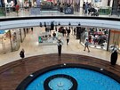 Centrum Arkády Pankrác je opět v plném provozu. Na místě je dezinfekce a lidé jsou stále nabádáni k dodržování hygienických pravidel. Navíc na zákazníky čeká zbrusu nový jídelní koutek. Centrum Arkády Pankrác je opět v plném provozu. Na místě je dezinfekce a lidé jsou stále nabádáni k dodržování hygienických pravidel. Navíc na zákazníky čeká zbrusu nový jídelní koutek.