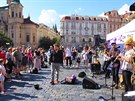 Pouliční festival Praha žije hudbou se od čtvrtka konal v centru města, např. na Malostranské, na Kampě nebo na Staroměstském náměstí. Posluchači házeli muzikantům peníze do klobouku. Festival nabídl desítky vystoupení v ulicích Prahy. Pouliční festival Praha žije hudbou se od čtvrtka konal v centru města, např. na Malostranské, na Kampě nebo na Staroměstském náměstí. Posluchači házeli muzikantům peníze do klobouku. Festival nabídl desítky vystoupení v ulicích Prahy.