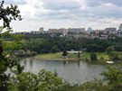 Největší přírodní koupaliště v Praze s velkým sportovištěm pomalu ožívá. Největší přírodní koupaliště v Praze s velkým sportovištěm pomalu ožívá.