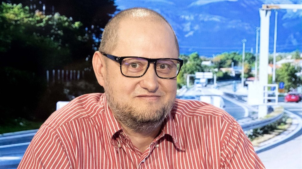 Hostem Rozstřelu je redaktor MF DNES Roman Švidrnoch. (22. června 2020) Hostem Rozstřelu je redaktor MF DNES Roman Švidrnoch. (22. června 2020)