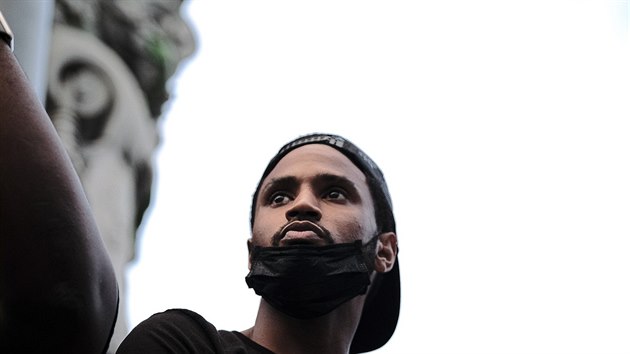 R&B zpvk Trey Songz je autorem skladeb, kter mme spojen s vnivmi chvlemi. Fotografie jej zachytila na demonstraci hnut Black Lives Matter.