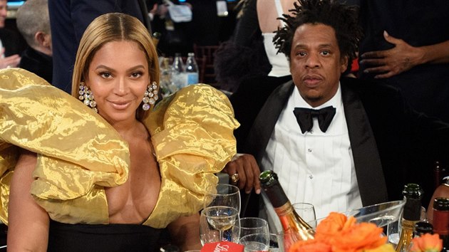 Beyonce Knowlesov-Carterov a jej manel, producent a raper Jay-Z, na pedvn Zlatch glb v Beverly Hills (5. ledna 2020)