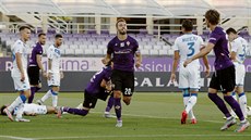 German Pezzella z Fiorentiny oslavuje gól v utkání proti Brescii. German Pezzella z Fiorentiny oslavuje gól v utkání proti Brescii.