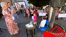 Slavnostní oznámení záměru stavby lavičky Václava Havla pod lípou u chebského... Slavnostní oznámení záměru stavby lavičky Václava Havla pod lípou u chebského...