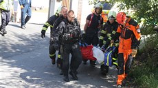 V Libušíně na Kladensku se odpoledne zřítil výtah se třemi lidmi. Všichni... V Libušíně na Kladensku se odpoledne zřítil výtah se třemi lidmi. Všichni...