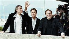 Režisér Joel Schumacher, herec Michael Douglas a producent Arnold Kopelson na... Režisér Joel Schumacher, herec Michael Douglas a producent Arnold Kopelson na...