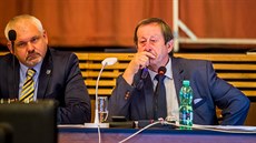 Zastupitelstvo města Jindřichův Hradec odvolalo radu města. Skončil tak i... Zastupitelstvo města Jindřichův Hradec odvolalo radu města. Skončil tak i...