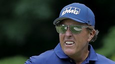 Phil Mickelson ve druhém kole turnaje Travelers Championship v Cromwellu. Phil Mickelson ve druhém kole turnaje Travelers Championship v Cromwellu.