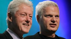 Bill Clinton a Steve Bing (New York, 2010) Bill Clinton a Steve Bing (New York, 2010)