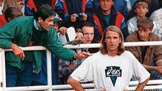 Švédský výškař Patrik Sjöberg a jeho trenér Viljo Nousiainen v roce 1995. Švédský výškař Patrik Sjöberg a jeho trenér Viljo Nousiainen v roce 1995.