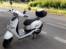 V pražských ulicích se objevují sdílené elektrické skútry nového poskytovatele Blinkee.city. Snímek jsem pořídil u stanice metra Strašnická V pražských ulicích se objevují sdílené elektrické skútry nového poskytovatele Blinkee.city. Snímek jsem pořídil u stanice metra Strašnická