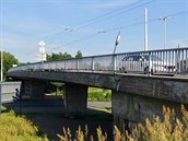 Malšovický nadjezd v Hradci Králové je ve špatném stavu (2.7.2020). Malšovický nadjezd v Hradci Králové je ve špatném stavu (2.7.2020).